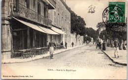 54 TOUL - Un Coin De La Rue De La Republique  - Toul