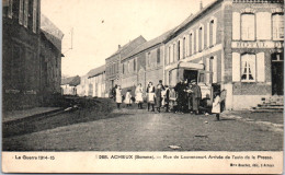 80 ACHEUX - Rue De Louvencourt, L'auto De La Presse  - Autres & Non Classés