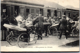 65 LOURDES - Debarquement De Malades D'un Train. - Lourdes
