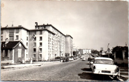 93 LA COURNEUVE - La Rue Nouvelle  - La Courneuve