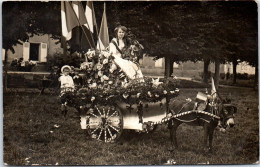 CARTE PHOTO - Char De La Republique, Fete Locale Non Situee  - Fotografie