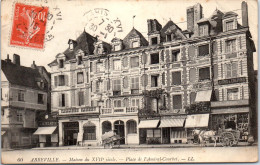 80 ABBEVILLE - Place De L'amiral Courbet, Les Maisons  - Abbeville