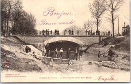 10 La Decharge Du Canal Pont Hubert. - Autres & Non Classés