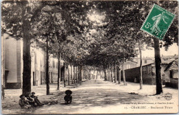42 CHARLIEU - Le Boulevard Thiers  - Charlieu
