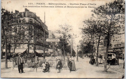 75013 PARIS - Station Metro Place D'Italie Et Les Boites A Lettres  - Paris (13)