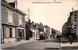 45 LA FERTE - Un Coin De La Grande Rue. - La Ferte Saint Aubin