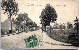 45 LA FERTE - Le Champ De Foire (attelage De Chien) - La Ferte Saint Aubin