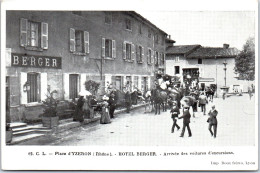 69 YZERON - La Place, Arrivee Des Voitures Hotel BERGER  - Other & Unclassified