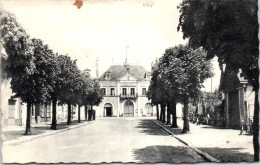 41 COUR CHEVERNY - Vue De L'avenue De La Republique  - Autres & Non Classés