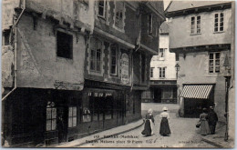 56 VANNES - Vieilles Maisons Place Saint Pierre. - Vannes