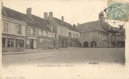 Fismes - Place De L'hôtel De Ville - Fismes