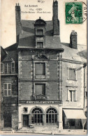 45 GIEN - Une Vieille Maison Place Saint Louis  - Gien