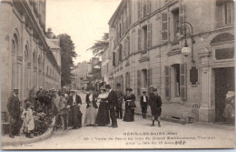 03 NERIS LES BAINS - Vente De Fleurs Pour La Fete Du 15 Aout  - Neris Les Bains