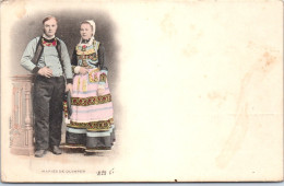 29 QUIMPER - Un Couple De Maries (carte Couleurs) - Quimper