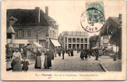 18 VIERZON - Rue De La Republique, Nouvelles Galeiries - Vierzon