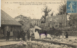 Fismes - Coins De La Place De L'hôtel De Ville - Fismes