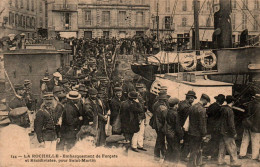N°2589 W -cpa La Rochelle -embarquement De Forçats- - La Rochelle