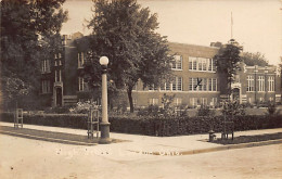 LONDON (OH) High School - REAL PHOTO - Publ. Unknown  - Autres & Non Classés