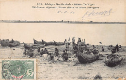 MALI - Fleuve Niger - Pêcheurs Réparant Leurs Filets Et Leurs Pirogues - Ed. Fortier 302 - Malí