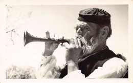 Greece - DELPHI - Greek Peasant Playing The Flute - REAL PHOTO - Publ. Unknow  - Griechenland