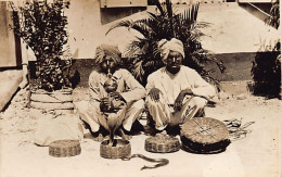 Singapore - Snake Charmers - REAL PHOTO - Publ. Unknown  - Singapore