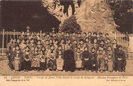 Japan - TOKYO - Group Of Young Catholic Girls In Front Of The Sekiguchi Cave - Publ. Foreign Missions Of Paris (France)  - Tokio