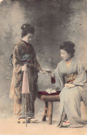 Japan - Two Geishas Enjoying A Cup Of Tea - Autres & Non Classés