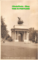 R418461 London. Wellington Arch And Entrance To Green Park - Sonstige & Ohne Zuordnung