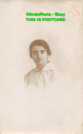 R418473 Women In White Blouse. Portrait. Postcard - Monde