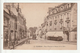 CP 18 BOURGES Place Planchat Et Avenue De La Gare - Bourges