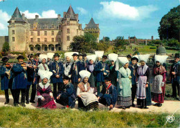 Folklore - Saint Romain De Benet - Les Batégails De Saintonge - Le Groupe Folklorique Dans Les Jardins Du Château De La  - Trachten