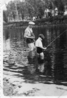 Photo Vintage Paris Snap Shop-homme Men Garçon Boy Pèche Fishing - Andere & Zonder Classificatie