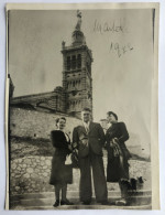 Photographie Ancienne 1942 Marseille - 3 Personnages - Basilique Notre-Dame De La Garde - Lieux