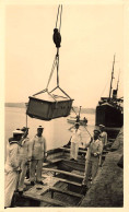 Nouméa , Nouvelle Calédonie * Au Port , Bateaux * Photo Ancienne Photographe Médard ( Cachet Au Dos ) 11x6.6cm - Nouvelle Calédonie