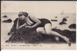 CHARENTE-MARITIME - ROYAN - Aux Bains De Mer - Rêverie - LL N° 5035 ( Jeune Femme Sur Les Rochers ) - Frauen