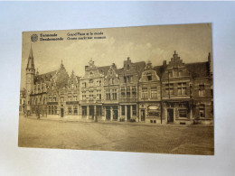 Termonde - Grand Place Et Le Musée . - Andere & Zonder Classificatie