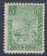 Madagascar N° 66 X Partie De Série "Zébu Et L'arbre Du Voyageur" : 5 C. Vert Trace De Charnière Sinon TB - Unused Stamps