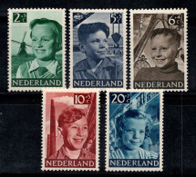 Pays-Bas 1951 Mi. 575-579 Neuf * MH 100% Pour Les Enfants - Unused Stamps