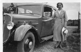 Photo Vintage Paris Snap Shop- Femme Women Mode Fashion Car Voiture  - Automobile