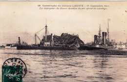 83 - TOULON - Catastrophe Du Cuirassé Liberté - 25 Septembre 1911 - Les Remorqueurs Operent Des Sauvetages - Marine Mili - Toulon