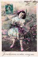 Carte Fantaisie - Je Vous Les Envoie En Retour Aimez Moi -  - Enfant Au Bouquet De Fleurs - Little Girl - Maedchen - Andere & Zonder Classificatie