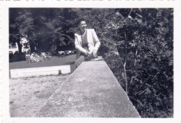 Photo 8.5 X 6.00 -  CHATEAUNEUF Les BAINS ( 63 ) - Petite Pause - Aout 1951 - Anonymous Persons