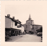 Photo 7.00 X 7.00 - SAINT SAVIN (65) Café De La Poste - L Eglise - Aout 1956 - Places