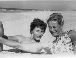 Photo Vintage Paris Snap Shop- Femme Women Plage Beach Mer Sea Bronzé Tanned  - Anonymous Persons