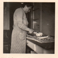 Photo Vintage Paris Snap Shop- Femme Women Cuisine Cooking - Personnes Anonymes