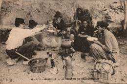 N°2615 W -cpa Marseille -au Cabanon - La Bouillabaisse- - Unclassified