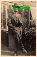 R418581 Man. Suit. Hat. Smoking. Old Photography. Postcard - World