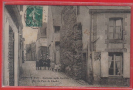 Carte Postale 27. Verneuil Rue Du Pont De L'Arche  Ancienne Porte Fortifiée Très Beau Plan - Verneuil-sur-Avre