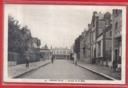 Carte Postale 27. Gisors  Avenue De La Gare    Très Beau Plan - Gisors