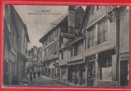 Carte Postale 27. Bernay  Rue Des Charrettes Très Beau Plan - Bernay